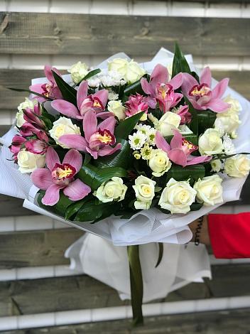 Букет цветов из: Розы и Хризантемы в Гаврилом-Яме