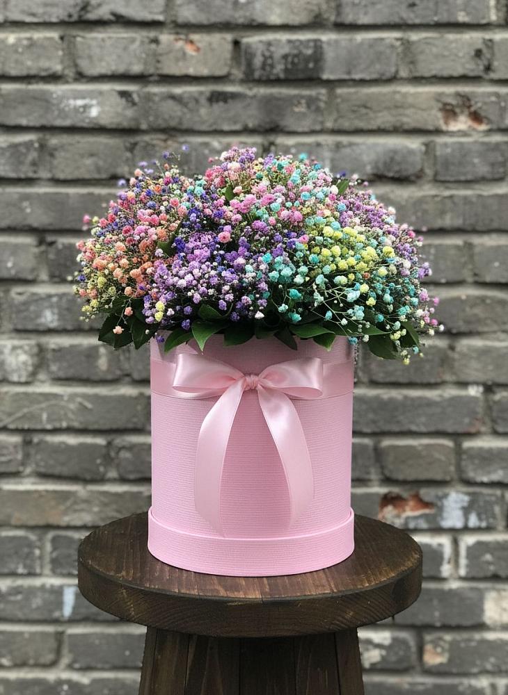 Цветочная композиция из Гипсофила и Розы в шляпной коробке в Гаврилом-Яме