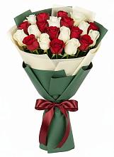 Букет Микс из красных и белых роз в Гаврилом-Яме