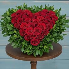 Цветочная композиция из Розы в виде сердца в Гаврилом-Яме