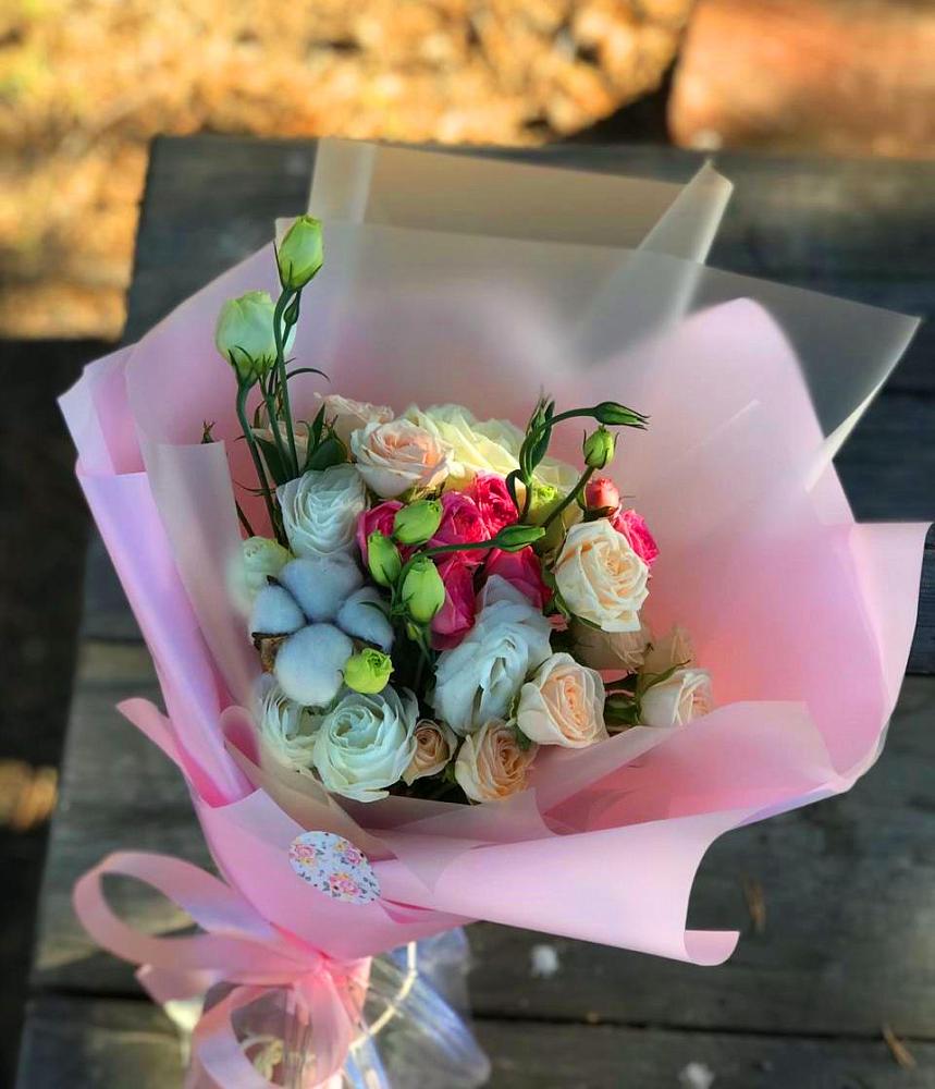 Букет цветов из: Розы и Лизиантусы в Гаврилом-Яме