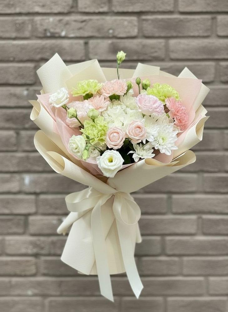 Букет цветов из: Гвоздики, Розы, Лизиантусы и Хризантемы в Гаврилом-Яме