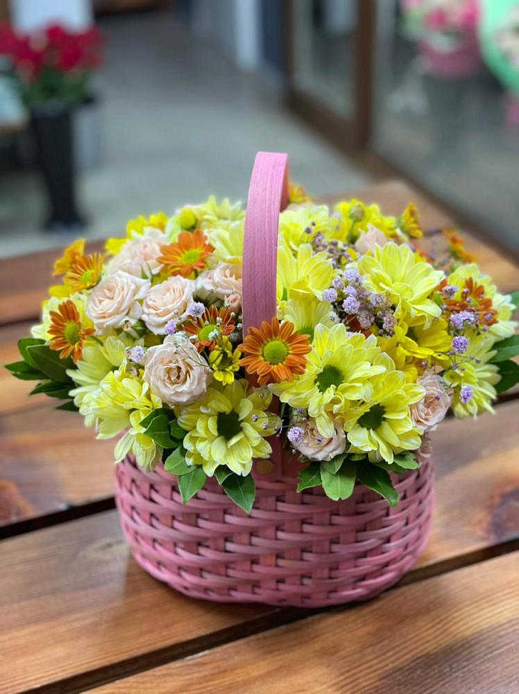 Цветочная композиция из Хризантемы и Розы в корзине в Гаврилом-Яме