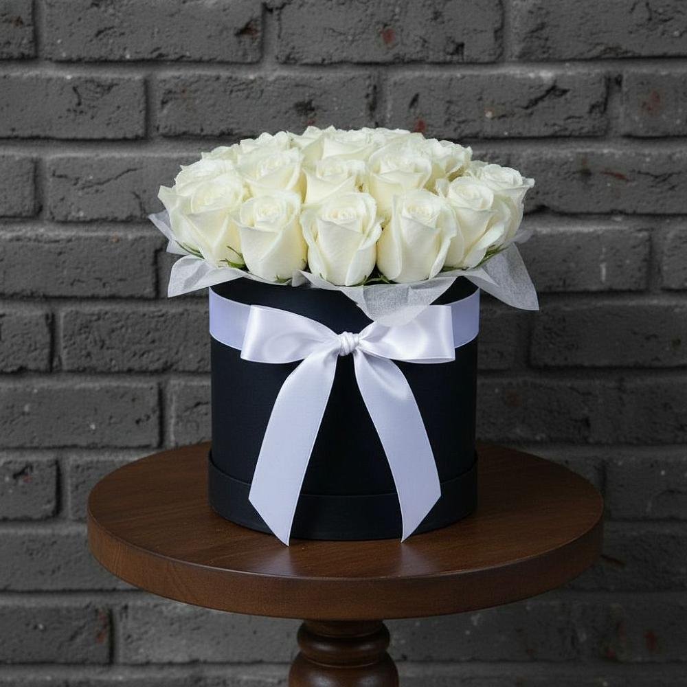 Цветочная композиция из Розы в шляпной коробке в Гаврилом-Яме